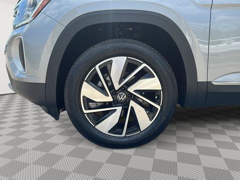 Used 2024 Volkswagen Atlas SEL AWD/4WD image 10