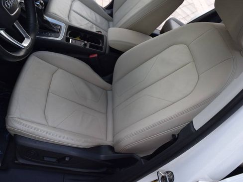 Used 2020 Audi Q3 2.0T Premium w/ Convenience Package AWD/4WD image 37