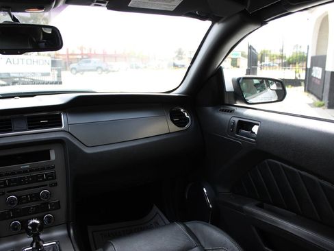 Used 2011 Ford Mustang GT Premium RWD image 18