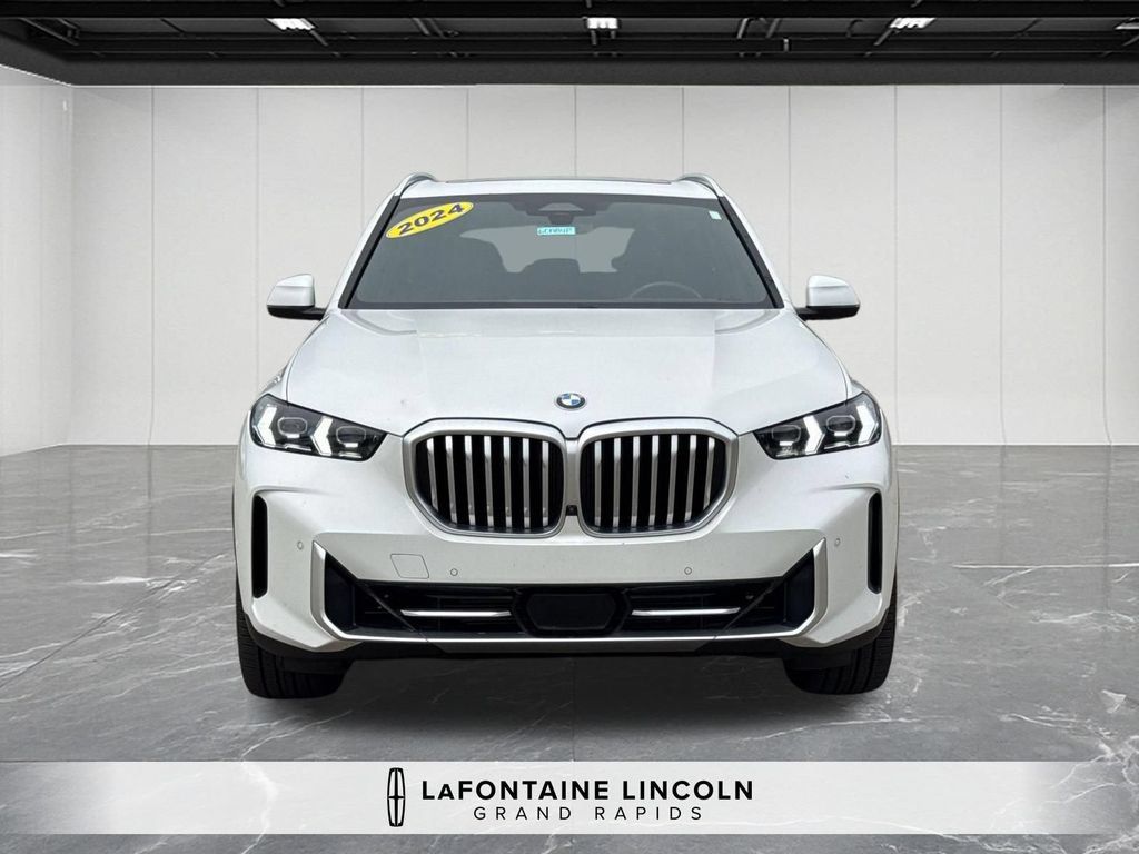 Used 2024 BMW X5 xDrive40i AWD/4WD image 8