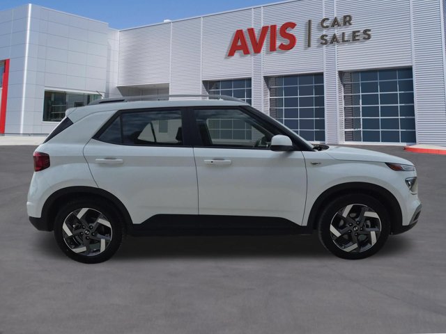 Used 2025 Hyundai Venue SEL FWD image 4