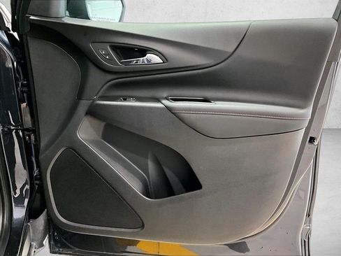 Used 2023 Chevrolet Equinox RS FWD image 19