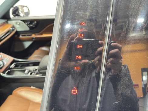 Used 2023 Lincoln Aviator Reserve w/ Equipment Group 201A image 20