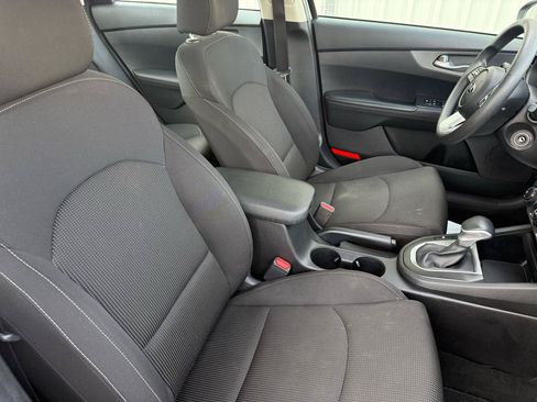Used 2020 Kia Forte LXS FWD image 21