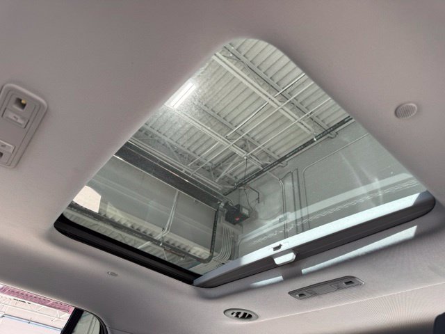 Used 2019 GMC Acadia SLT AWD/4WD image 25