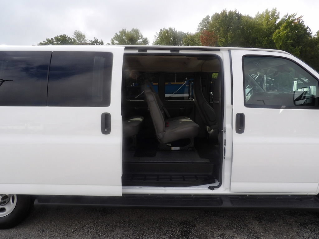 Used 2025 Chevrolet Express 3500 LT w/ LT Preferred Equipment Group RWD image 25