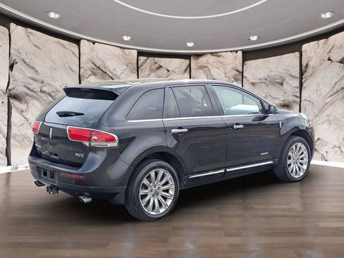 Used 2013 Lincoln MKX FWD image 13