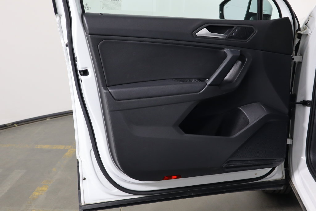 Used 2019 Volkswagen Tiguan SE AWD/4WD image 18
