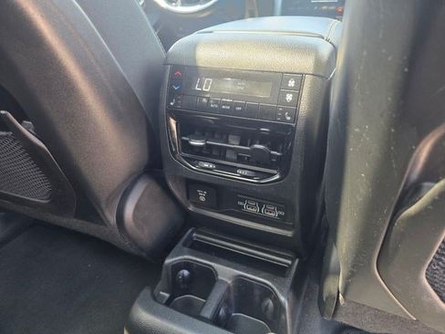 Used 2022 Jeep Grand Cherokee L Limited AWD/4WD image 18