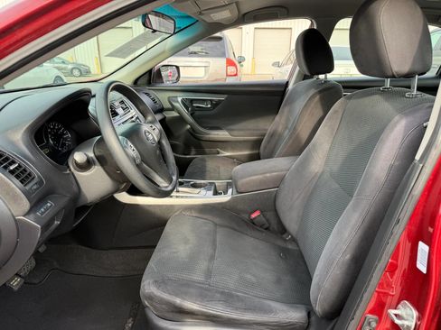 Used 2014 Nissan Altima 2.5 S FWD image 2