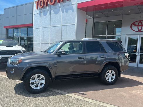 Used 2018 Toyota 4Runner SR5 Premium AWD/4WD image 3