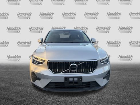 Certified 2025 Volvo XC40 B5 Core image 3