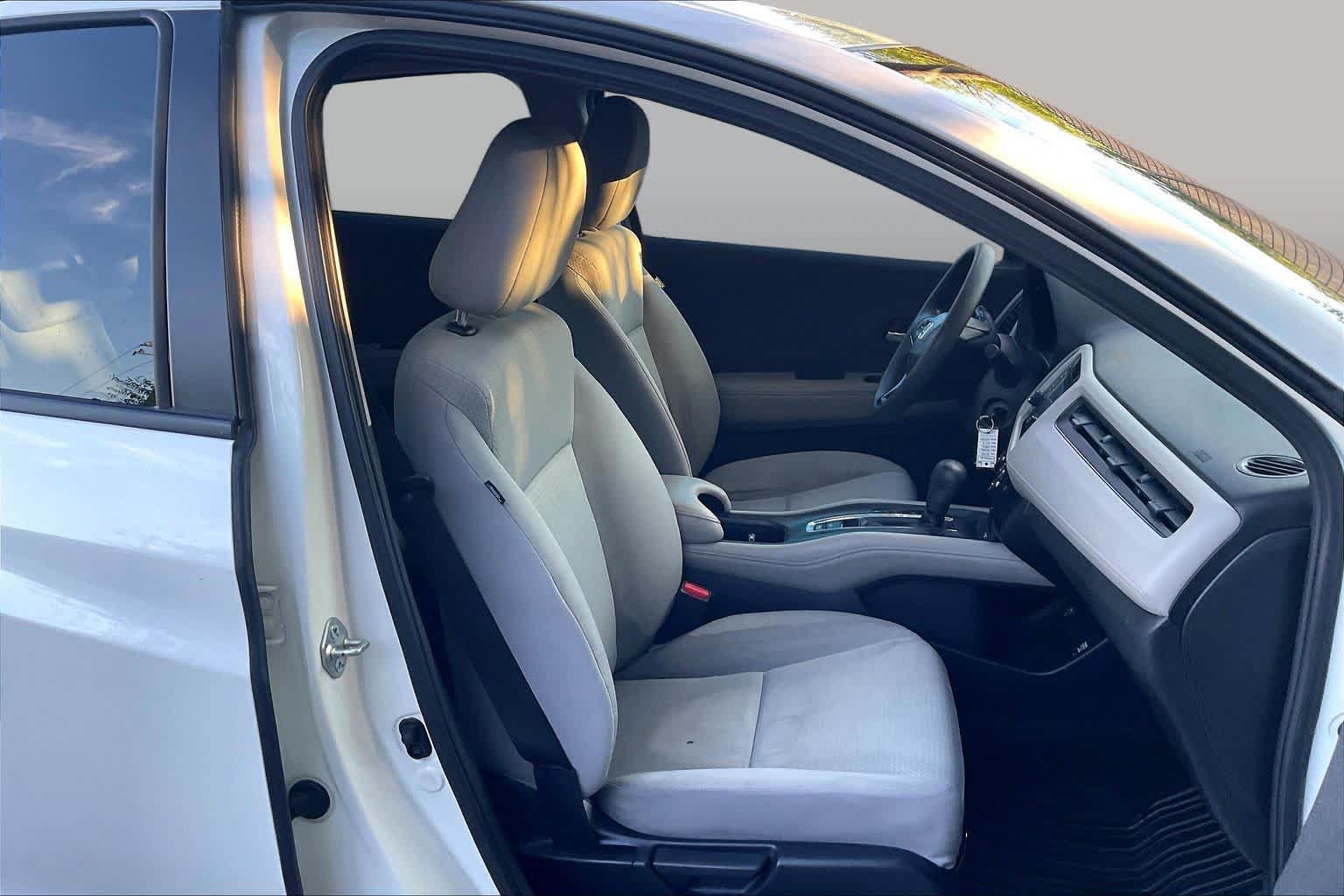 Used 2020 Honda HR-V LX image 9