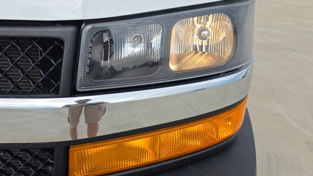 Used 2024 Chevrolet Express 2500 w/ Driver Convenience Package RWD image 9
