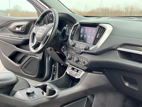 Used 2024 GMC Terrain SLE w/ Driver Convenience Package image 27