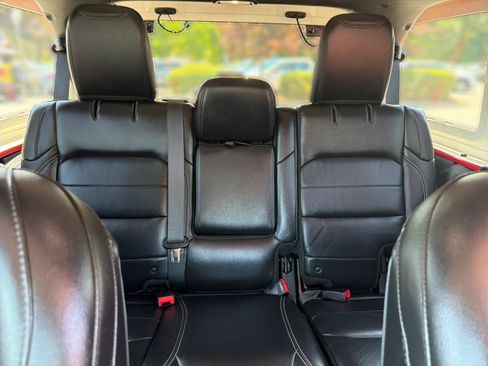 Used 2018 Jeep Wrangler Unlimited Sahara w/ Dual Top Group AWD/4WD image 16