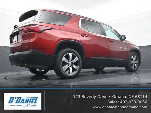 Used 2022 Chevrolet Traverse LT w/ LT Premium Package AWD/4WD image 12