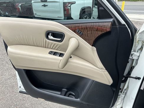 Used 2020 Nissan Armada Platinum image 31