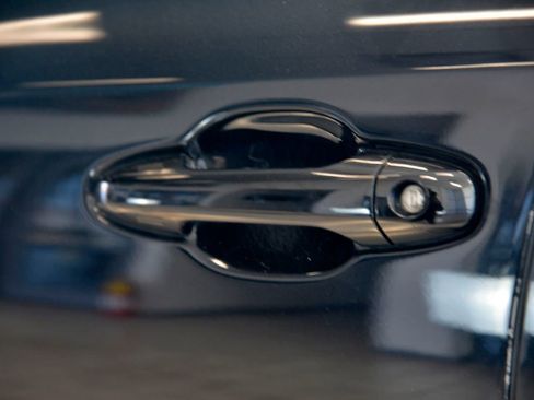 Used 2019 Toyota Highlander XLE image 13