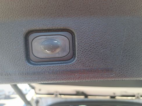 Used 2018 Ford Explorer Limited w/ Equipment Group 301A AWD/4WD image 13