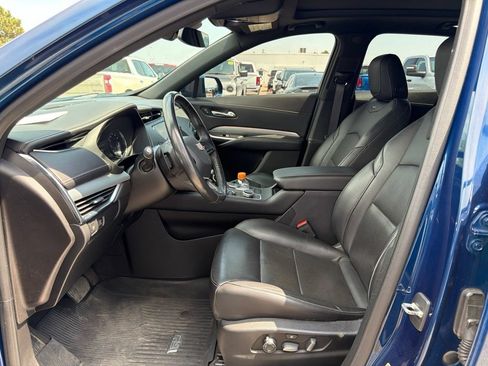 Used 2019 Cadillac XT4 Premium Luxury AWD/4WD image 2