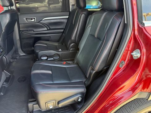 Used 2019 Toyota Highlander SE AWD/4WD image 36