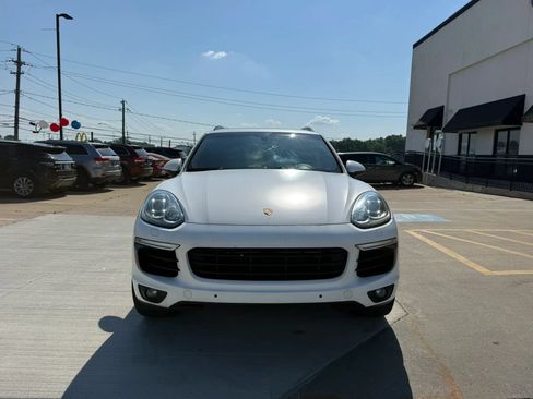 Used 2018 Porsche Cayenne Platinum Edition AWD/4WD image 2