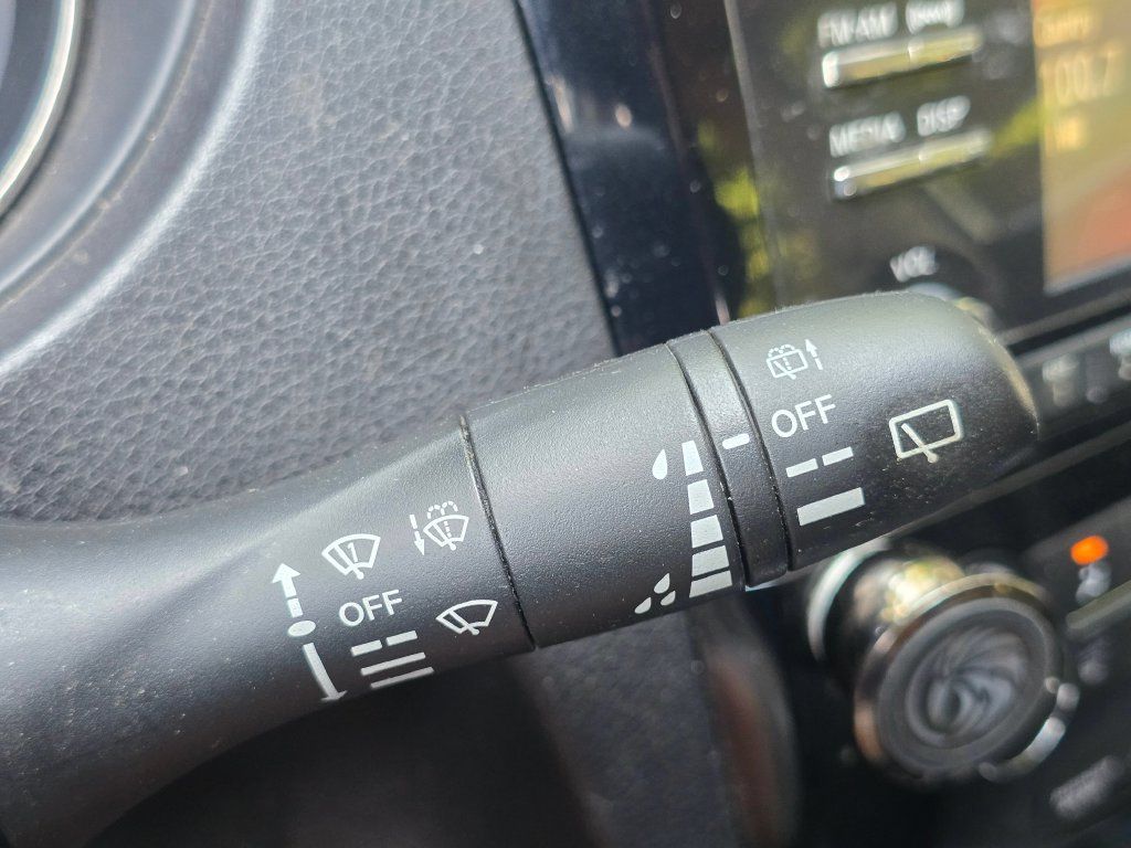 Used 2017 Nissan Rogue S AWD/4WD image 31