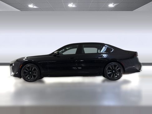 Certified 2023 BMW 740i w/ Parking Assistance Package RWD image 2