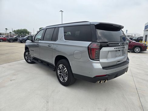 Used 2025 Chevrolet Suburban Z71 AWD/4WD image 5