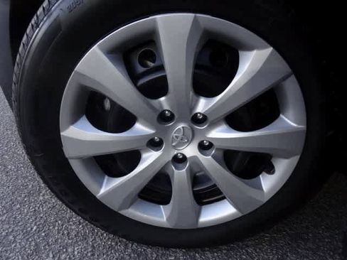 Used 2025 Toyota Corolla LE image 26