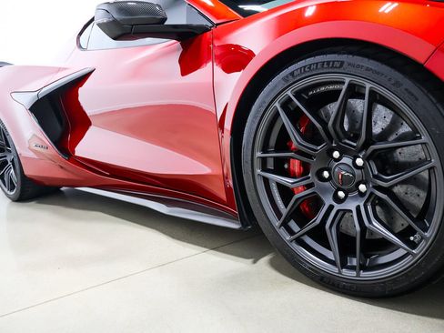 Used 2025 Chevrolet Corvette Z06 w/ Z07 Performance Package RWD image 31