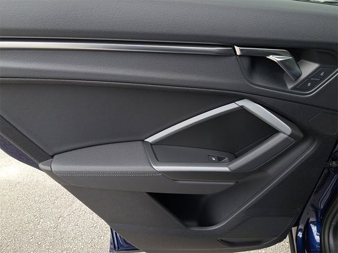 New 2025 Audi Q3 2.0T Premium image 29