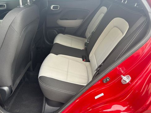 Used 2023 Hyundai Venue SEL FWD image 11
