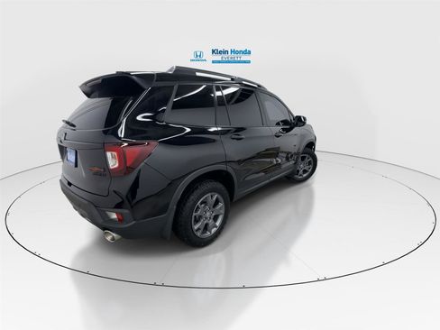 Used 2024 Honda Passport TrailSport image 2