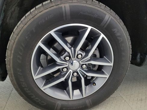 Used 2018 Jeep Grand Cherokee Laredo AWD/4WD image 31