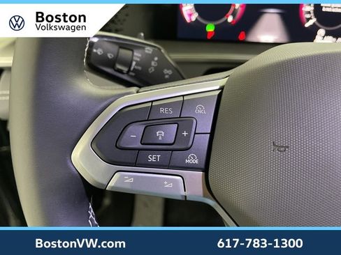 New 2025 Volkswagen Tiguan SE image 16