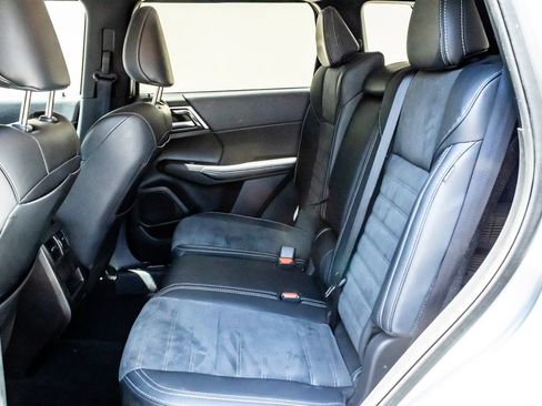 Used 2024 Mitsubishi Outlander SE AWD/4WD image 13