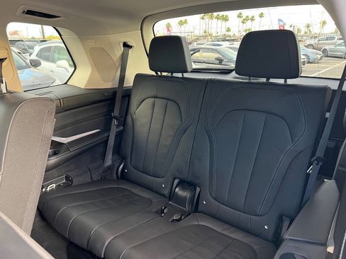 Used 2019 BMW X7 xDrive40i w/ Premium Package AWD/4WD image 13
