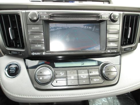 Used 2014 Toyota RAV4 Limited w/ Technology Package AWD/4WD image 20