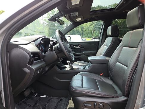 Used 2023 Chevrolet Traverse RS AWD/4WD image 13