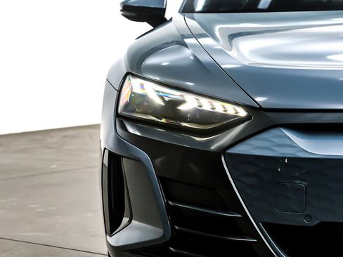 Used 2024 Audi e-tron GT Premium Plus image 14