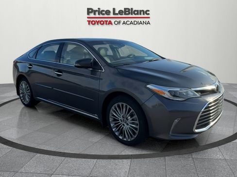 Used 2018 Toyota Avalon Limited image 1