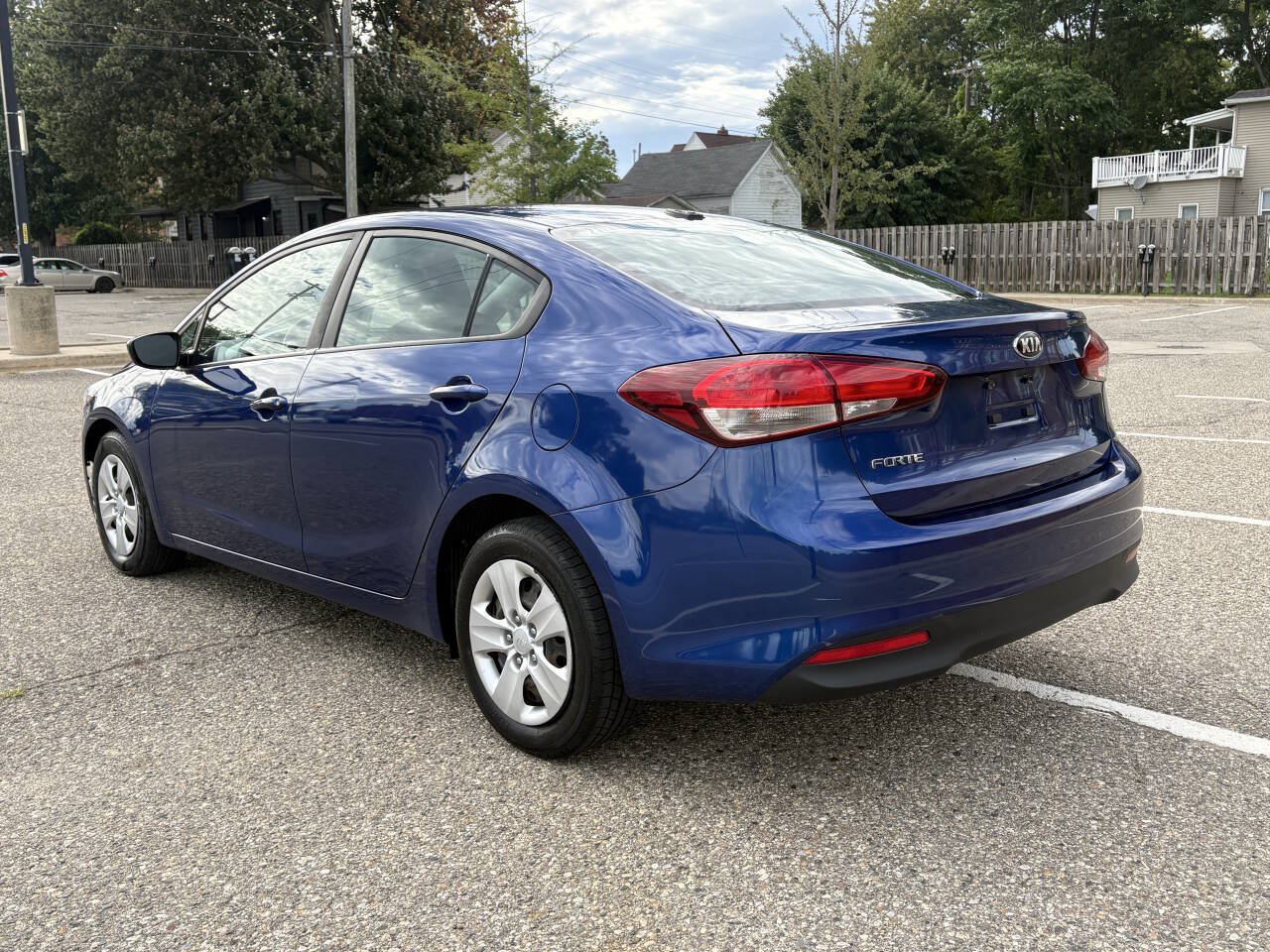 Used 2017 Kia Forte LX FWD image 9