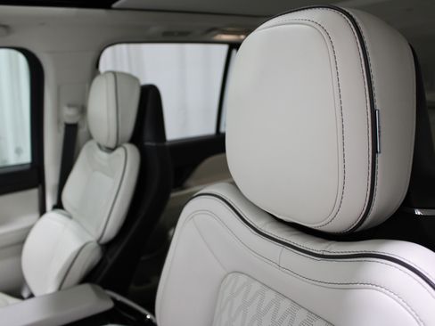 Used 2022 Lincoln Navigator L Black Label image 3