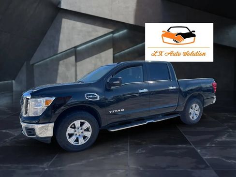 Used 2017 Nissan Titan SV AWD/4WD image 2
