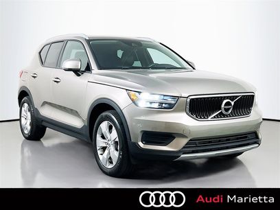 Used 2022 Volvo XC40 T5 Momentum