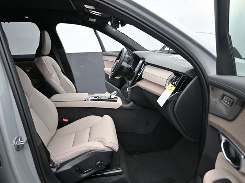 New 2026 Volvo XC90 B6 Ultra w/ Protection Package Premier image 15