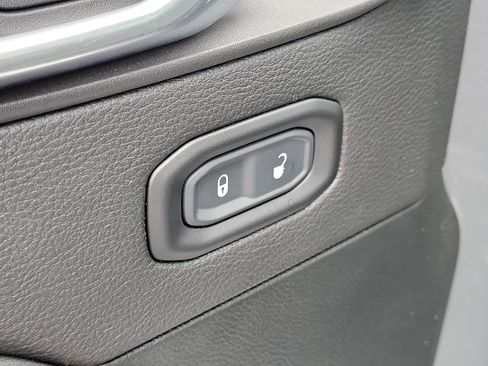 Used 2021 Jeep Wrangler Unlimited Sahara AWD/4WD image 19
