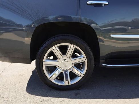 Used 2019 Cadillac Escalade Luxury image 29